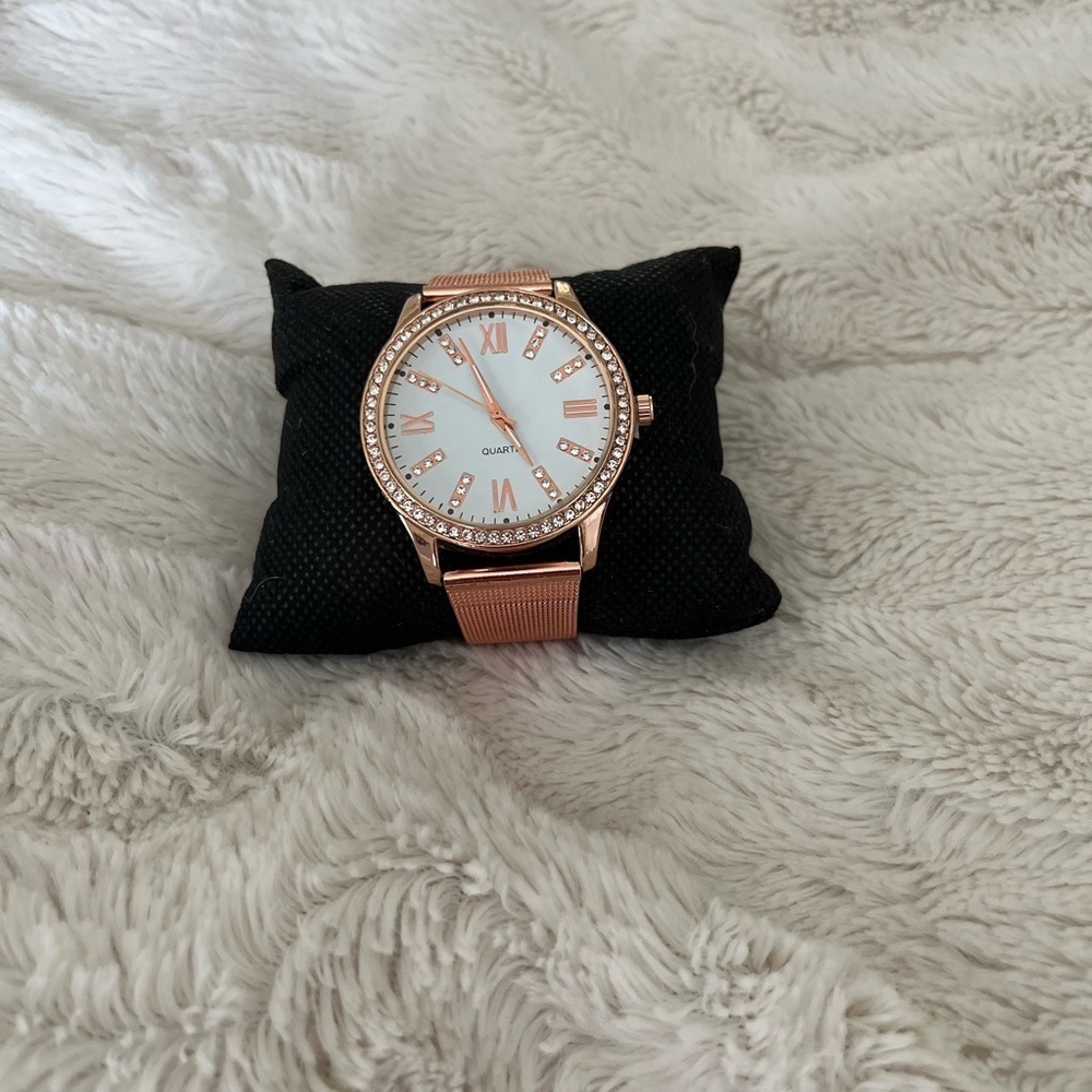 Elegant Rose Gold Women's Watch